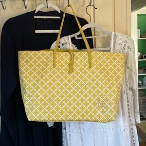 FABULOUS YELLOW PRINT TOTE!